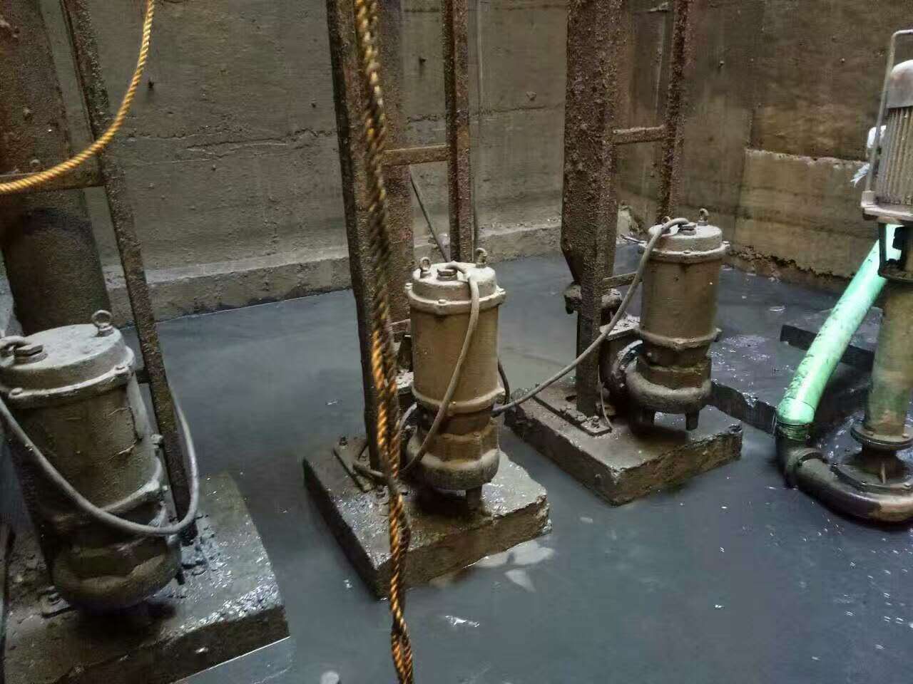 远安污水池清理